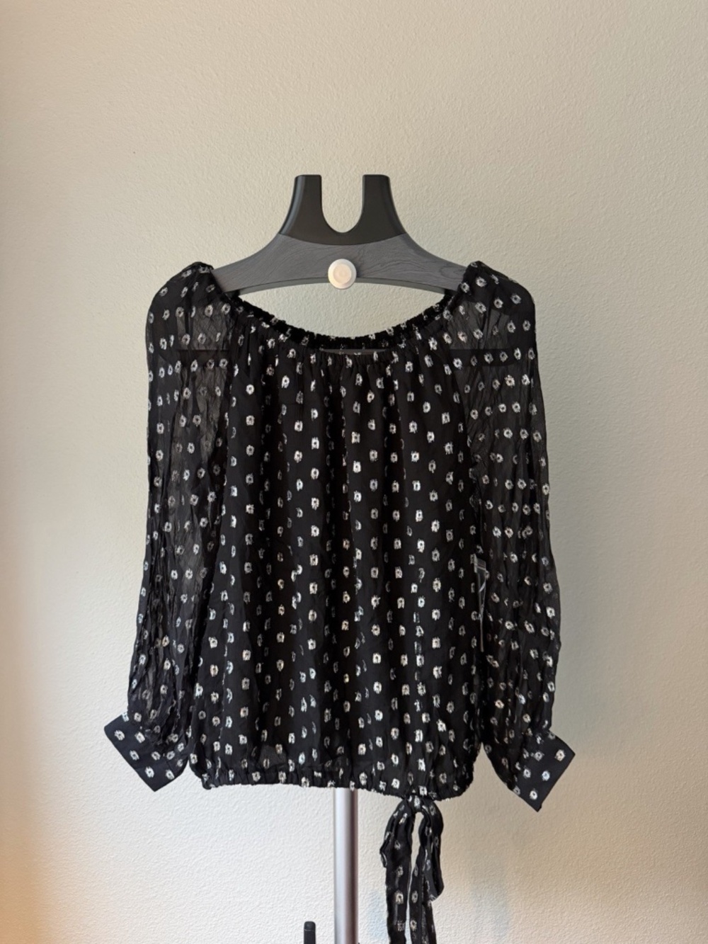 Vince Camuto Women's Black/Silver Metallic Off-Shoulder Sheer Tie Blouse S